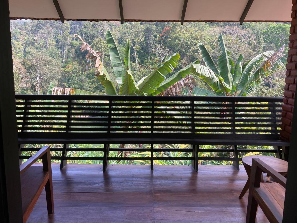 Spice Forest Plantation Homestay, Thekkady Vandiperiyār Buitenkant foto