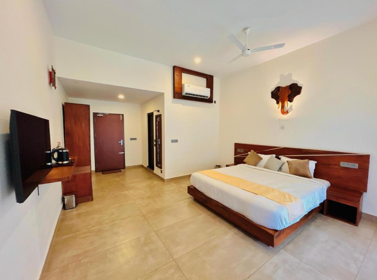 Spice Forest Plantation Homestay, Thekkady Vandiperiyār Buitenkant foto