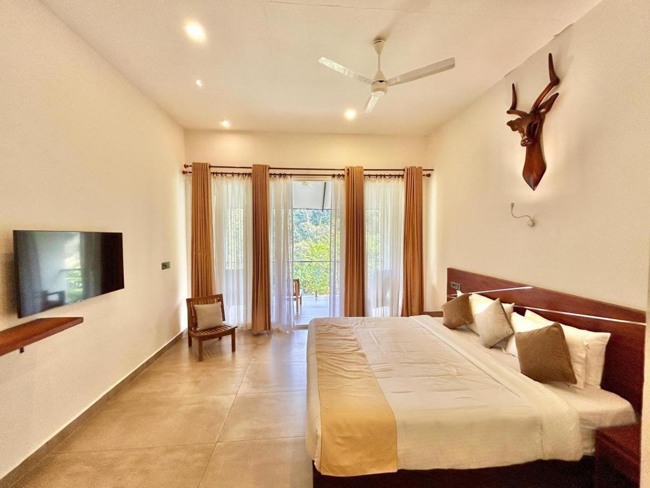 Spice Forest Plantation Homestay, Thekkady Vandiperiyār Buitenkant foto